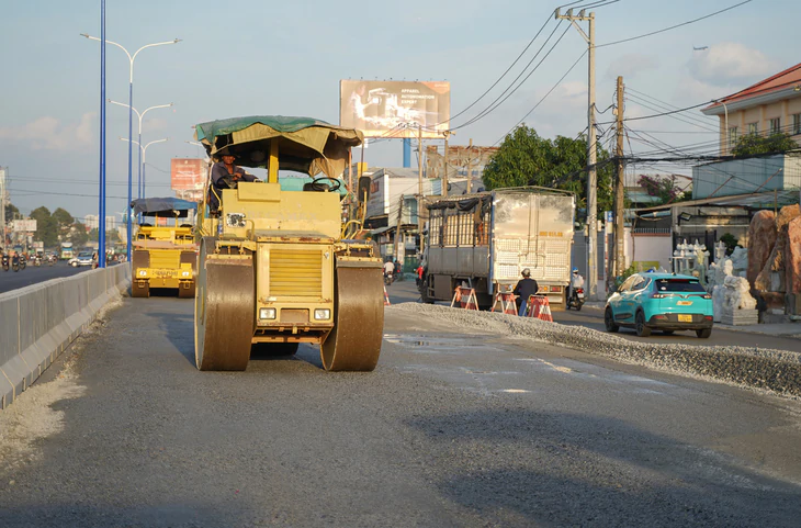Người dân tất bật dọn nhà, nhường mặt bằng mở rộng Quốc lộ 13 trước ngày khởi công - Ảnh 20.