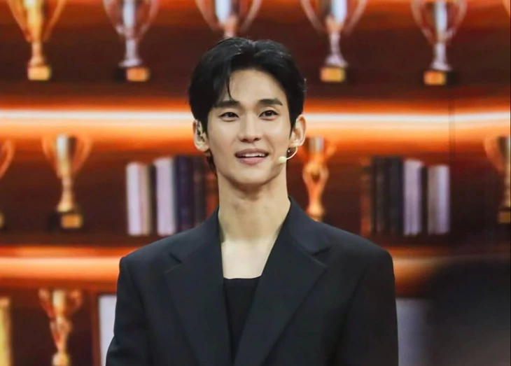 Kim Soo Hyun có hoạt động đầu tiên ở Hàn Quốc sau hơn 1 năm vướng bê bối - Ảnh 1.