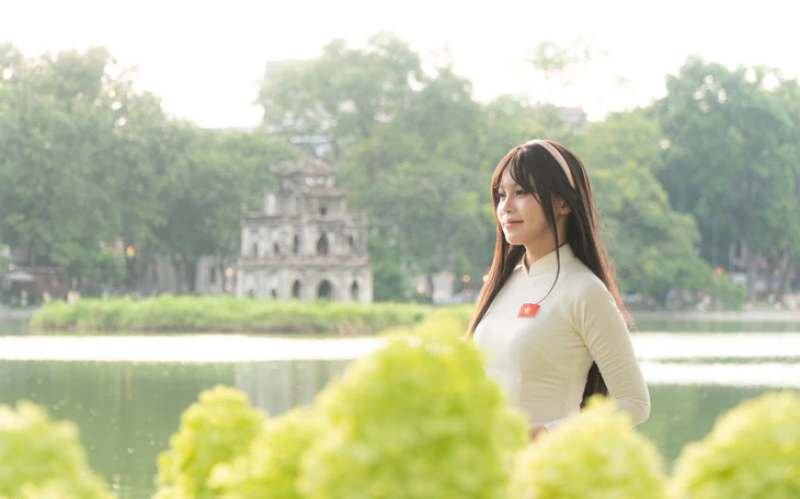 Dịp lễ 2-9: người bỏ tiền triệu lên đỉnh Fansipan ngắm bình minh, người đắp chăn ngủ nướng - Ảnh 4.