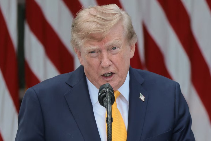Ông Trump úp mở khả năng trừng phạt ngân hàng Trung Quốc vì quan hệ với Iran - Ảnh 1.