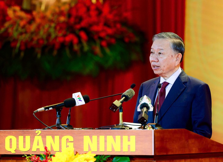Tổng Bí thư, Chủ tịch nước Tô Lâm trao nghị quyết của Quốc hội thành lập thành phố Quảng Ninh - Ảnh 2.