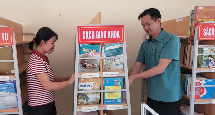 Thanh Hóa cấp sách giáo khoa miễn phí cho học sinh 6 xã biên giới - Ảnh 1.