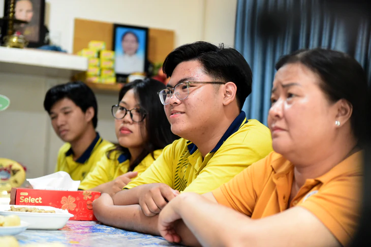 Nối những câu chuyện tuổi 18 qua 81 nămÔng Tư Cang - Ảnh 7.