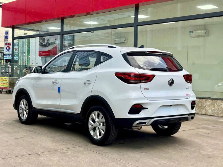 Tin tức giá xe: MG ZS giảm hàng trăm triệu đồng, SUV B đọ giá với cả Kia Morning, Hyundai i10 - Ảnh 3.