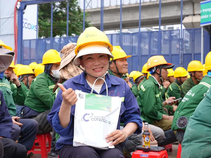 Khi an toàn lao động được đổi bằng... gạo, quà - Ảnh 5.