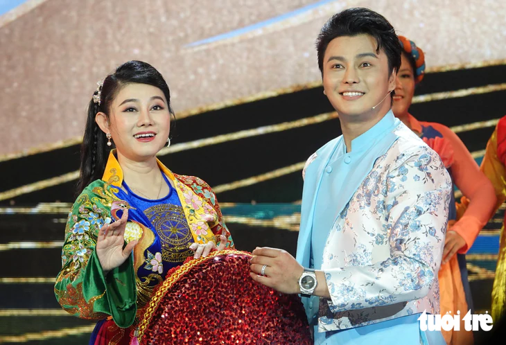 Thanh Tuấn, Thanh Thanh Hiền, Kim Tử Long hội ngộ các Chuông vàng vọng cổ - Ảnh 2.