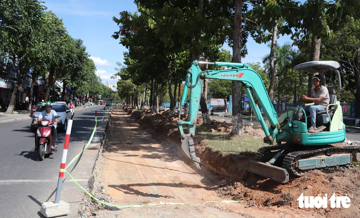 Đường Hùng Vương Đà Nẵng: Sáng tỏ lý do dải phân cách 13m - Ảnh 2.