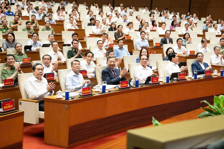 Bộ Chính trị, Ban Bí thư tổ chức hội nghị toàn quốc quán triệt một số nghị quyết, chỉ thị quan trọng - Ảnh 1.