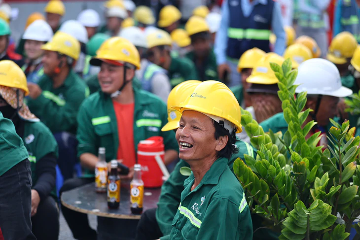 Khi an toàn lao động được đổi bằng... gạo, quà - Ảnh 3.