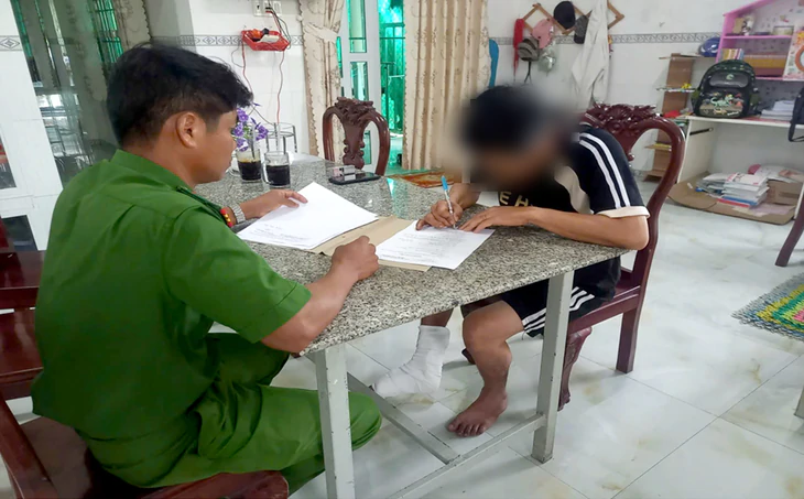 Sử dụng Facebook đăng tải hình ảnh kèm thông tin sai sự thật, vu khống người khác, một người đàn ông ở Cần Thơ bị xử phạt 12,5 triệu đồng - Ảnh 1.