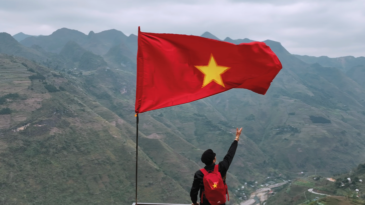 NSND Thanh Hoa, Dương Quốc Hưng và Nhím V kể chuyện Tổ quốc từ chiếc ba lô đỏ - Ảnh 4.