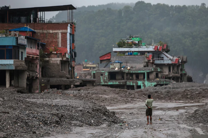 3.000 mất tích sau thảm hoạ lũ quét, Nepal kêu gọi quốc tế trợ giúp kỹ thuật - Ảnh 1.