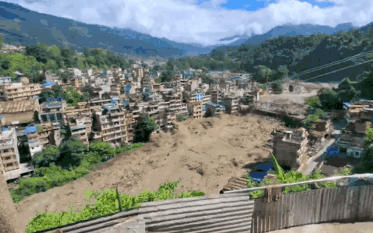 Nội dung 'bẩn' tràn lan sau lũ dữ, Chính phủ Nepal làm việc với TikTok, Meta - Ảnh 4.