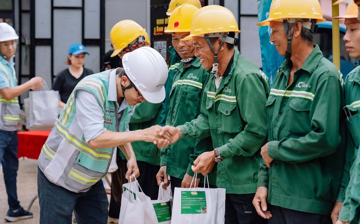 Một tổng thầu xây dựng Việt 'chơi lớn' thưởng đến 15 tháng lương, tăng lương 25% hiện làm ăn ra sao? - Ảnh 3.