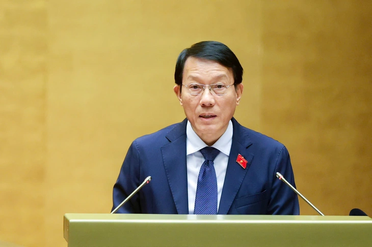Bộ trưởng Bộ Công an Lương Tam Quang trình dự thảo nghị quyết quy định cơ chế đặc thù xử lý vi phạm liên quan kinh tế nhà nước, kinh tế tư nhân - Ảnh 1.