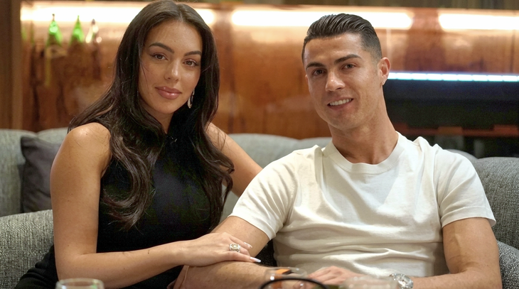 Ronaldo tổ chức đám cưới cuối tuần này, Messi có được mời dự? - Ảnh 2.
