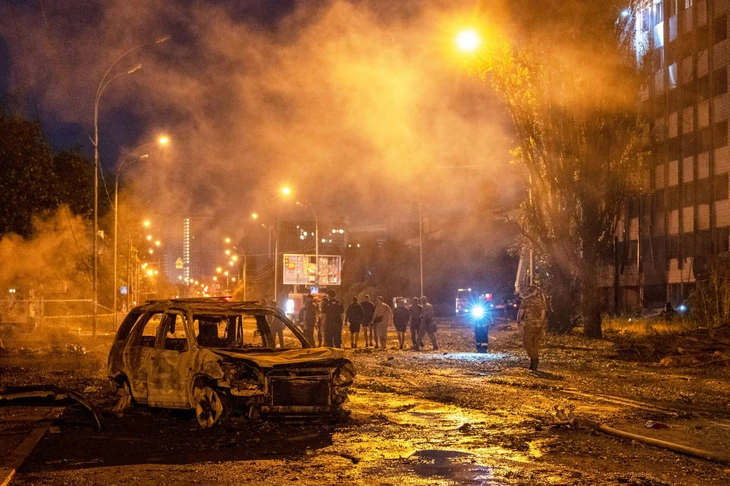 Bom lượn Nga tấn công Ukraine , Tổng thống Zelensky kêu gọi viện trợ Patriot khẩn cấp - Ảnh 1.