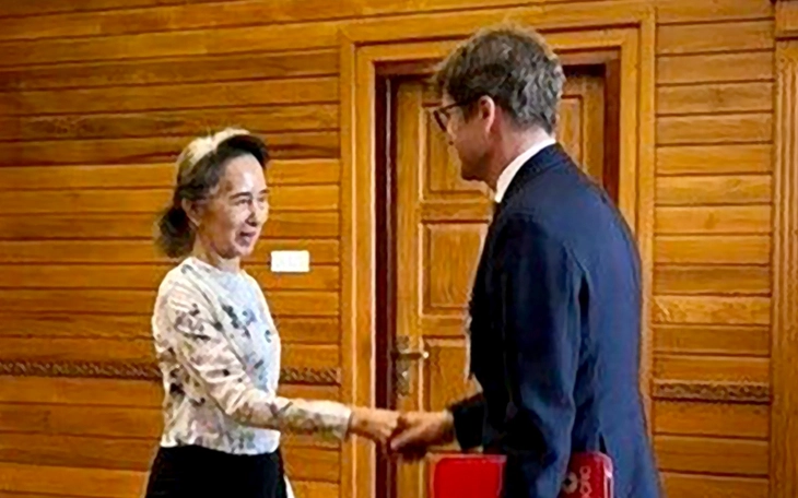 Mỹ và ASEAN kêu gọi trả tự do vô điều kiện cho bà Aung San Suu Kyi - Ảnh 3.
