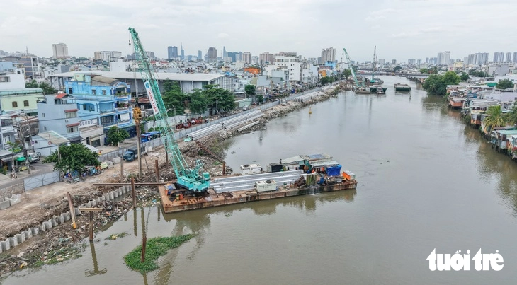 Di dời nhà trên kênh rạch, chính quyền phường gần dân để có chính sách đồng thuận cao - Ảnh 1.