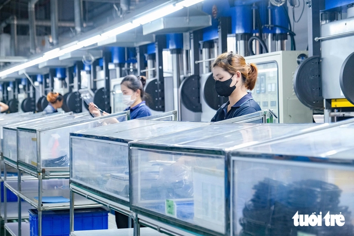 Nhiều chế độ, quyền lợi thay đổi khi tăng lương tối thiểu từ năm 2027 - Ảnh 1.