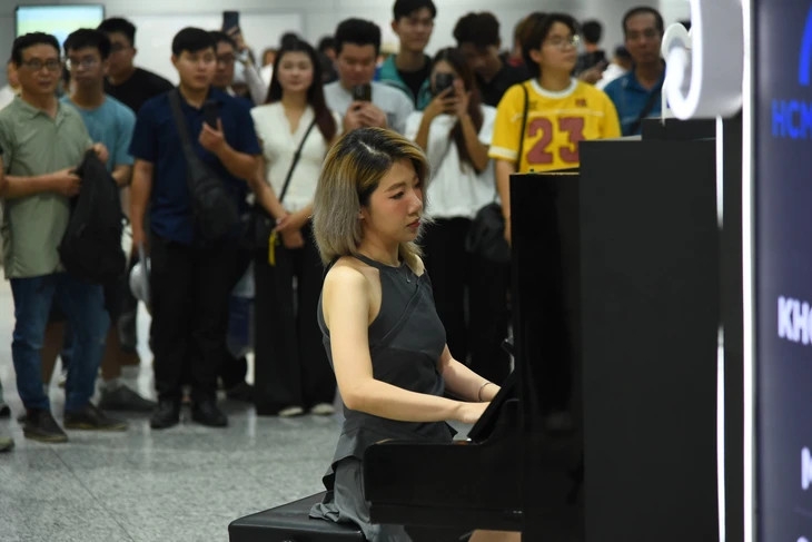 Ga Metro Bến Thành thành sân khấu nhạc kịch - Ảnh 7.