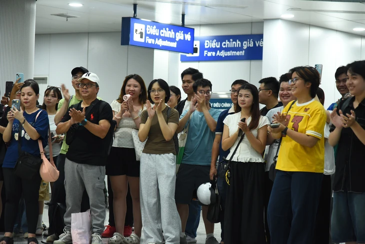 Ga Metro Bến Thành thành sân khấu nhạc kịch - Ảnh 3.