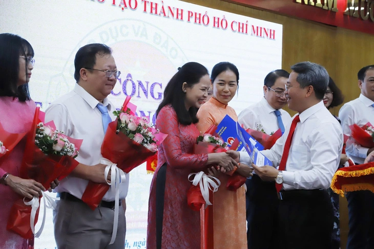 TP.HCM bổ nhiệm, điều động nhiều cán bộ quản lý giáo dục ở các vị trí quan trọng - Ảnh 1.