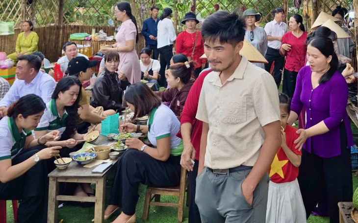 Đà Lạt nhận 'mưa lời khen' vì lo chỗ ở, tiền cọc cho du khách bị hoãn chuyến bay từ Cần Thơ - Ảnh 3.