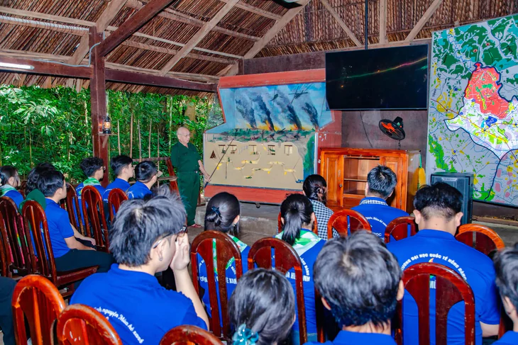 Tặng cây cầu Trang Văn Học cho bà con Đồng Tháp trước ngày Quốc khánh 2026 - Ảnh 6.
