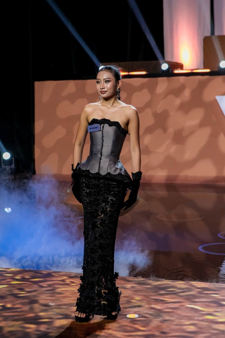 111 người đẹp Miss World kể chuyện văn hóa bản địa qua thời trang - Ảnh 7.