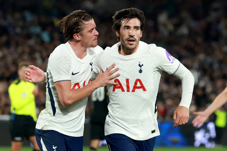 Chi hơn 300 triệu bảng, Tottenham vẫn chưa ghi nổi một bàn Ngoại hạng Anh - Ảnh 1.