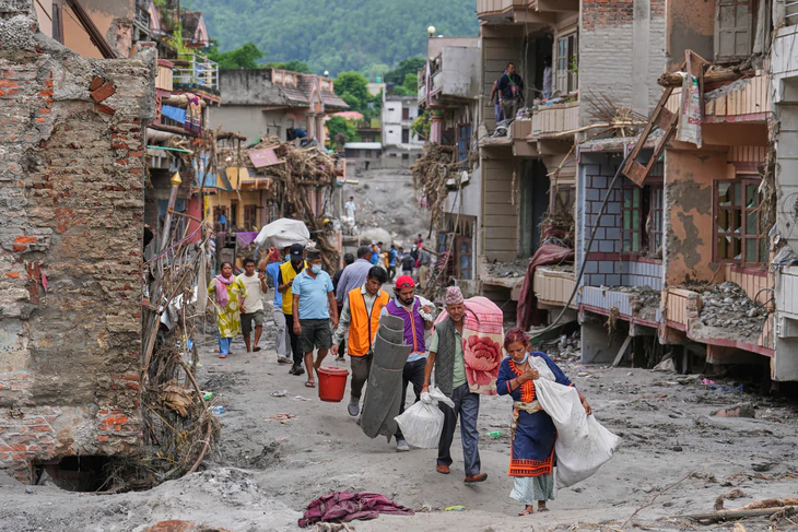 Nepal đảo ngược quyết định, cho phép chuyên gia nước ngoài tham gia cứu trợ - Ảnh 1.