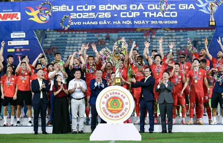 Chiến thắng '5 sao' trước Công An TP.HCM, Công An Hà Nội lần thứ hai đoạt Siêu cúp quốc gia - Ảnh 1.