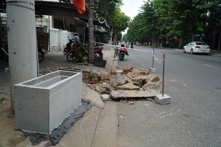 Đà Nẵng thay 900 cửa thu nước 'hàm ếch' sang thu nước dưới mặt đường để chống ngập - Ảnh 4.