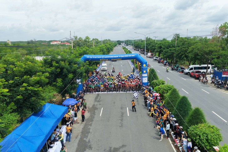 Hơn 1.000 người tham gia đạp xe diễu hành tại Ngày hội Xe đạp Saigontourist Group - Ảnh 4.