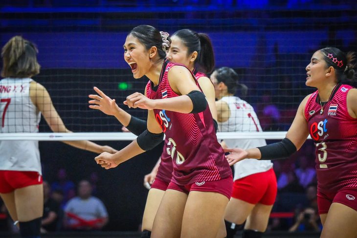 Đánh bại Trung Quốc, bóng chuyền nữ Thái Lan giành vé dự Olympic 2028 - Ảnh 1.