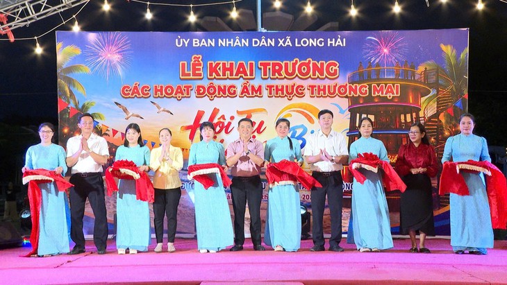Long Hải khai trương phố đi bộ và bãi tắm công viên ven biển hơn 3.000m² - Ảnh 5.