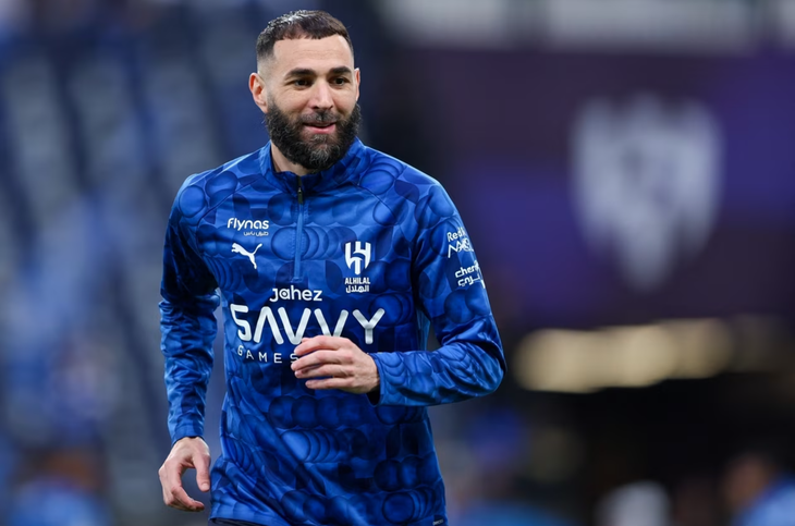 Benzema đang sung thì CLB… hết chỗ - Ảnh 1.
