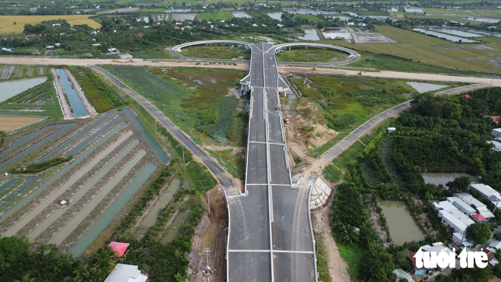 Thi công cao tốc Đồng Tháp xuyên lễ 2 - 9 đảm bảo tiến độ dự án - Ảnh 3.