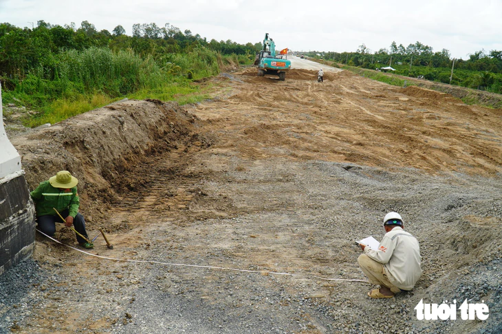 Thi công cao tốc Đồng Tháp xuyên lễ 2 - 9 đảm bảo tiến độ dự án - Ảnh 8.