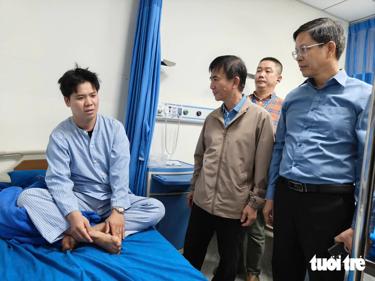 Vụ lật xe khách tại Gia Lai: Giấu mẹ về nghỉ lễ để tạo bất ngờ, cô gái mãi không thể gặp mẹ - Ảnh 2.