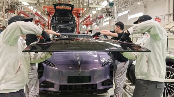 Xe điện không cần sạc, mỗi ngày tự sản xuất lượng điện đủ đi 80km - Ảnh 1.