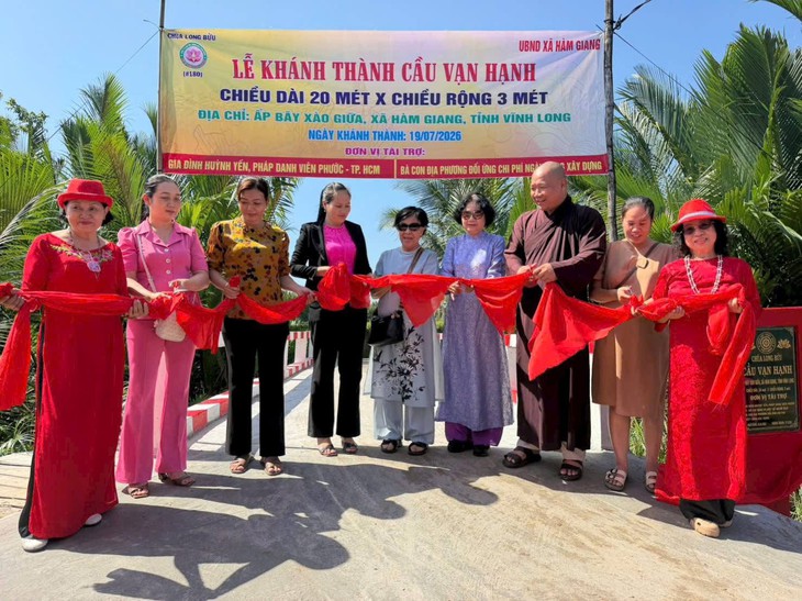 Nữ bác sĩ U80 và hành trình thiện nguyện không mệt mỏi giúp người - Ảnh 2.