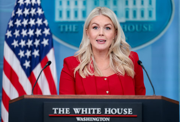 Hàng loạt trợ lý cấp cao rời Nhà Trắng, ông Trump đối mặt thách thức mới - Ảnh 2.