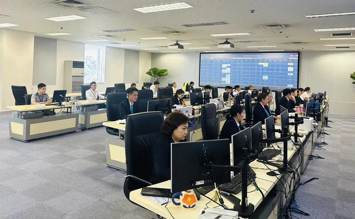 Hé lộ cách điều tiết để máy bay bớt cảnh 'xếp hàng' bay vòng trên trời dịp 2-9 - Ảnh 3.