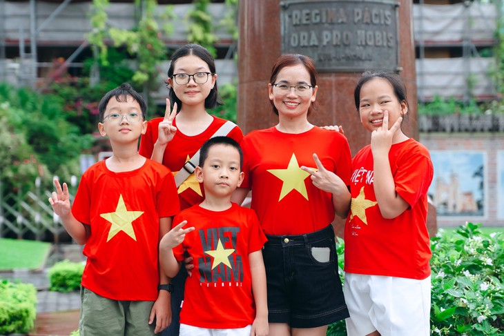 TP.HCM rực rỡ cờ hoa chào mừng Quốc khánh 2-9 - Ảnh 8.