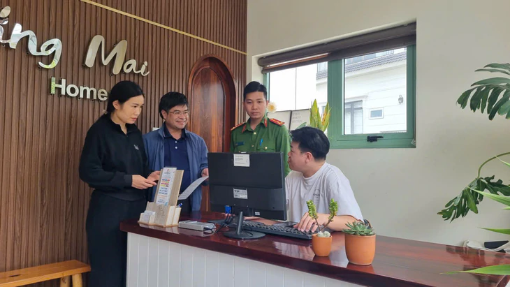 Đà Lạt nhận 'mưa lời khen' vì lo chỗ ở, tiền cọc cho du khách bị hoãn chuyến bay từ Cần Thơ - Ảnh 1.