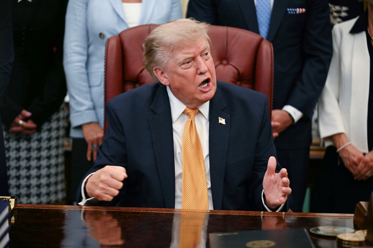 Ông Trump chỉ trích 2 ông lớn dầu khí 'kiếm quá nhiều tiền' - Ảnh 1.