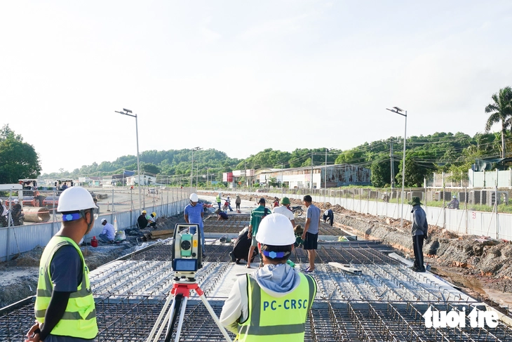 Tốc độ làm ‘thần tốc’ tuyến tàu điện độ thị nghìn tỉ đón APEC 2027 ở Phú Quốc - Ảnh 1.