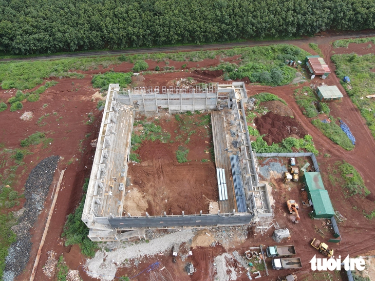Sẽ giám định nguyên nhân nhà thi đấu  Đắk Lắk bị nứt gãy - Ảnh 1.